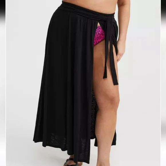 NWOT Torrid Black High-Low Skirt - Picture 3 of 7